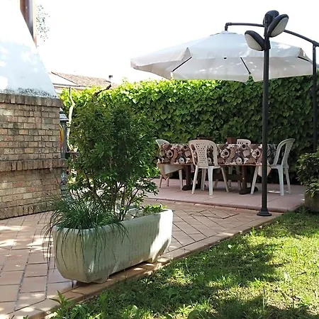 فندق مبيت وإفطار Accanto Al Focolare 2