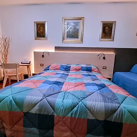 فندق مبيت وإفطار Accanto Al Focolare 2 3*