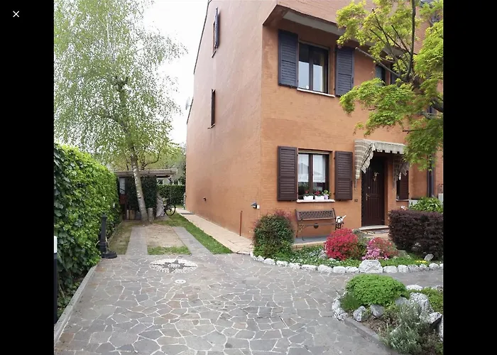 Accanto Al Focolare 2 3* Udine